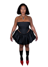 Load image into Gallery viewer, Samantha Cinch Corset